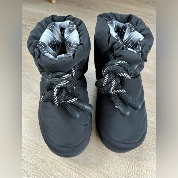 Ugg Classic Maxi Short Boot Size 5 NWT - Picture 4 of 12